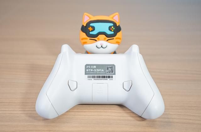 189元零门槛体验手柄游戏!北通斯巴达3游戏手柄评测