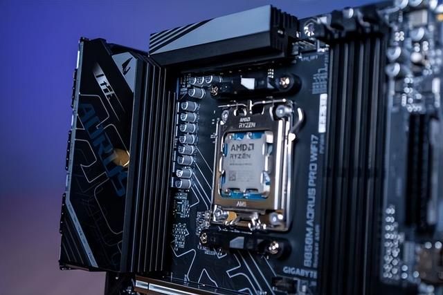 AM5平台性价比新标杆:技嘉B850M电竞雕驯服9950X