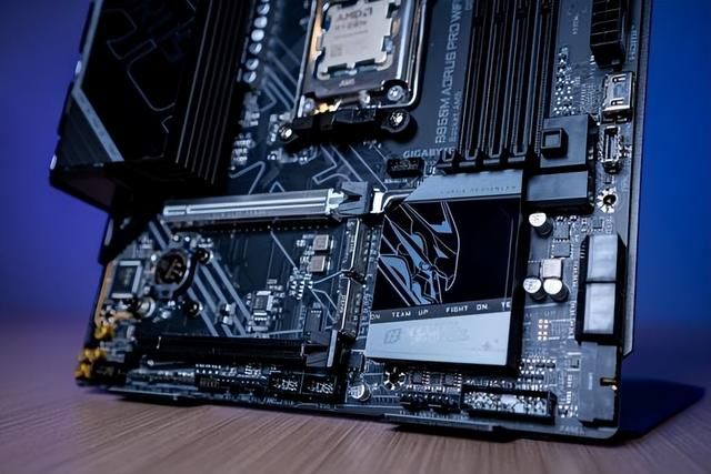 AM5平台性价比新标杆:技嘉B850M电竞雕驯服9950X