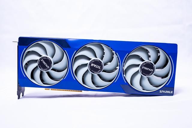 Battlemage 勇战未来!撼与B580 TITAN OC显卡评测