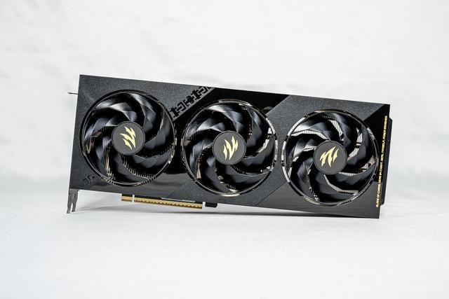 DLSS4·光追·AI三重加持!影驰 RTX 5070 Ti魔刃评测