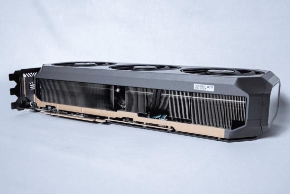 DLSS4新旗舰:索泰RTX5080 AMP EXTREME INFINITY评测