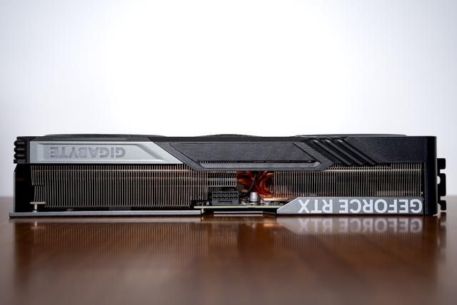 Super超能力加持，RTX 4070 SUPER 魔鹰再战未来