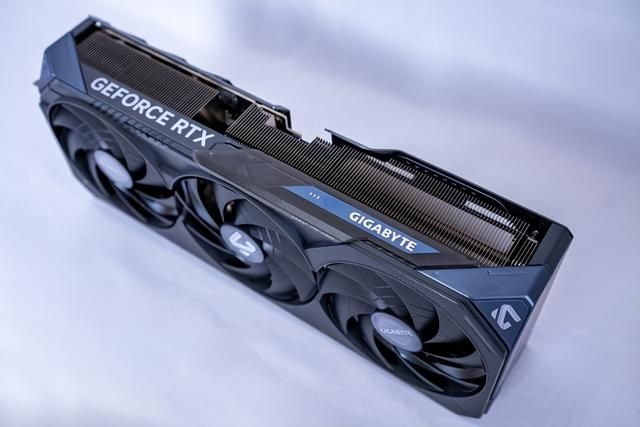 Ultra 7 265K+RTX 5080帧数狂飙！技嘉电竞主机实测