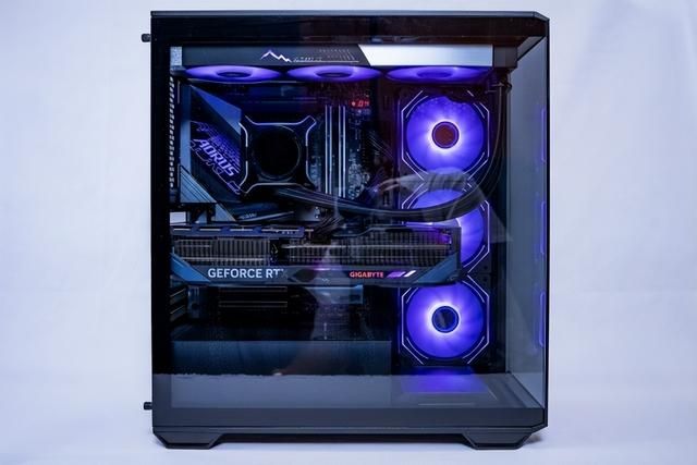 Ultra 7 265K+RTX 5080帧数狂飙！技嘉电竞主机实测