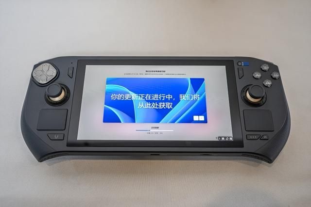 X86掌机生态的新玩家：索泰ZONE掌机首发评测