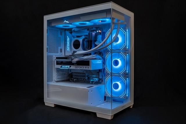 Z890 AORUS PRO ICE：与酷睿Ultra 9共舞的高性能平台