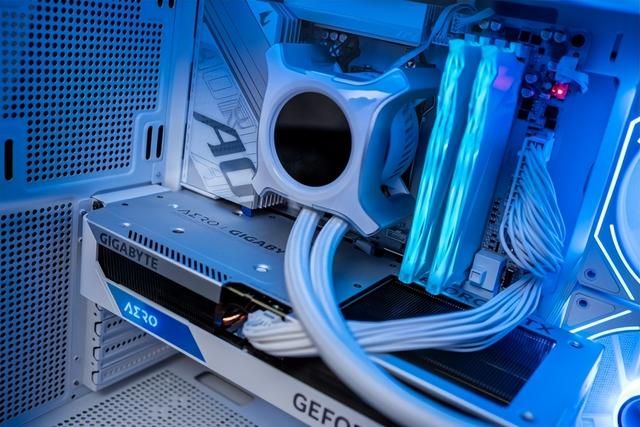 Zen5新伴侣:技嘉B850M AORUS ELITE WIFI6E ICE评测