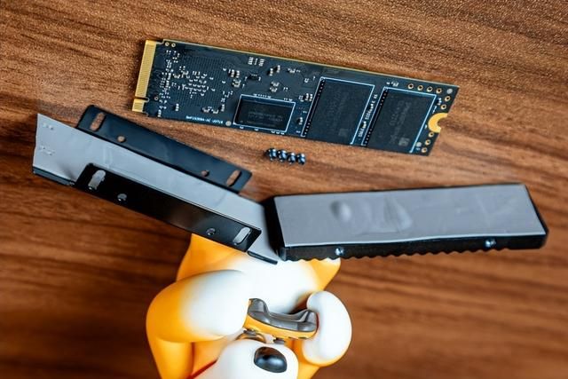 你需要的那块固态硬盘：昱联 AS828 Ultra 2TB版评测