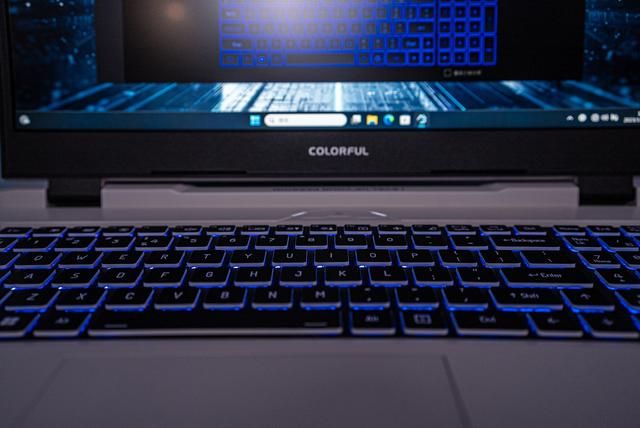 光影未来：七彩虹隐星P15 2024游戏本评测