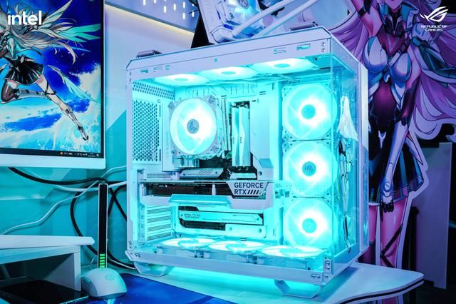 华硕BTF 2.0无线美学 天选背置主板闪耀2023 ROG DAY