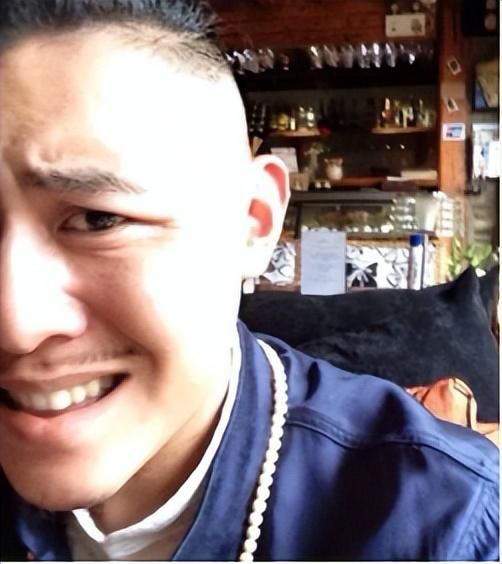 因为&#34;油腻&#34;被群嘲的作家大冰，靠直播成了互联网人生导师