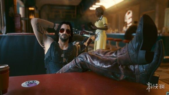 基努·里维斯称他很喜欢扮演《2077》里的强尼·银手