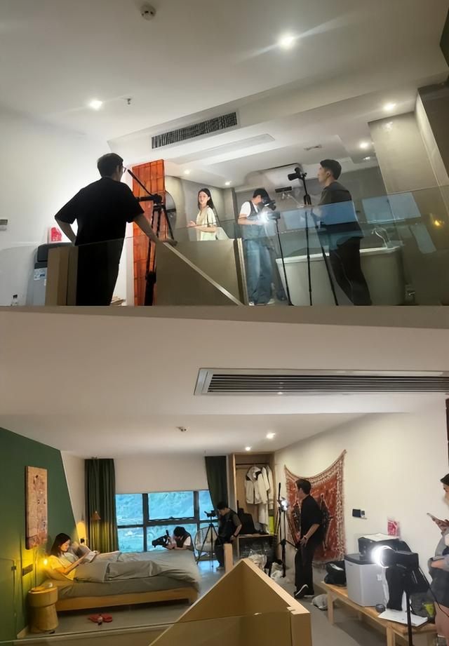 堪称&#34;基地车展开&#34;的精致女生视频，其实背地里都是生意？