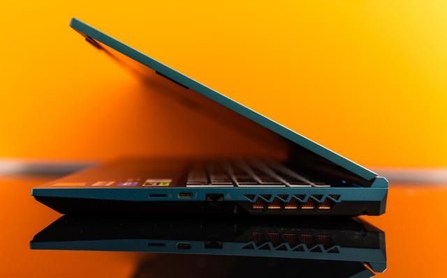 将星独具，无畏新生：七彩虹将星X15 AT游戏本评测