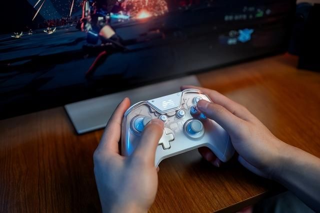 幻兽帕鲁持续火热，北通斯巴达3爆款手柄助力游戏体验