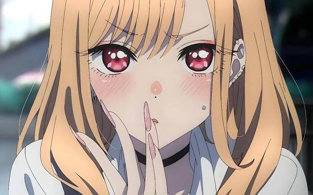 引发网友围观吐槽，《更衣人偶》真人版这下玩砸了？