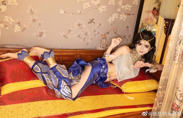 当百万粉女菩萨“宣布”轻生