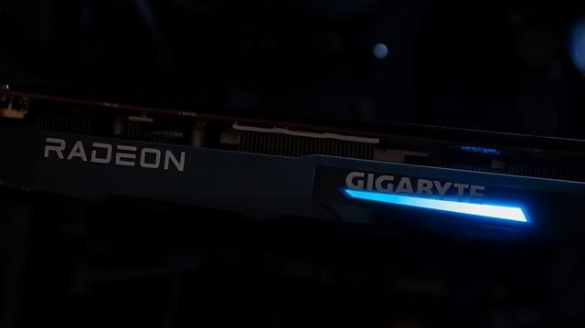 性价比游戏主机之选-技嘉RX 6750GRE猎鹰12G显卡