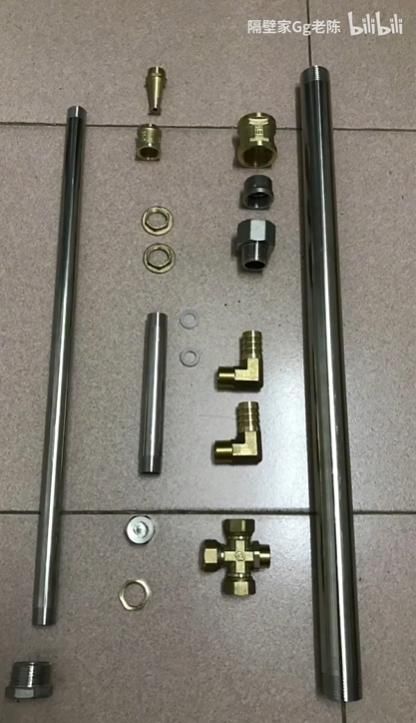 手搓“五金圣剑”？工地钢管被老哥们给玩出花了……