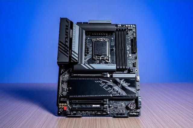 技嘉Z890小雕携手Ultra 7 265K:进击高端新选择