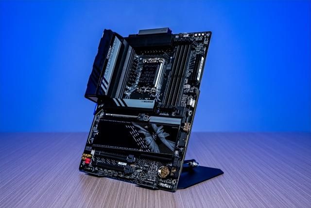 技嘉Z890小雕携手Ultra 7 265K:进击高端新选择