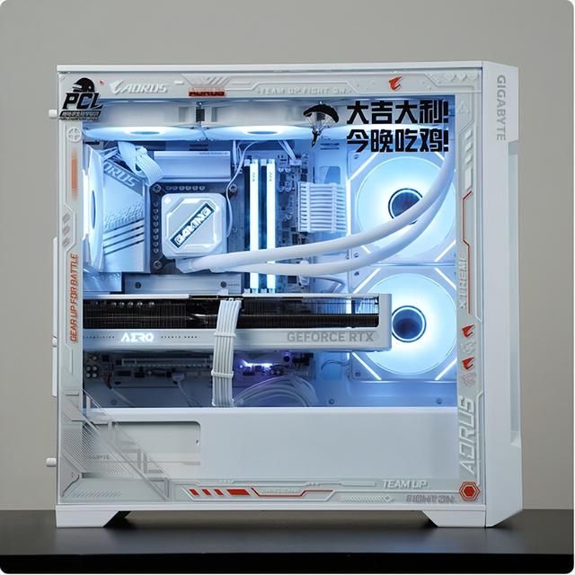 技嘉携手PCL打造联名限定主机，畅快吃鸡无压力
