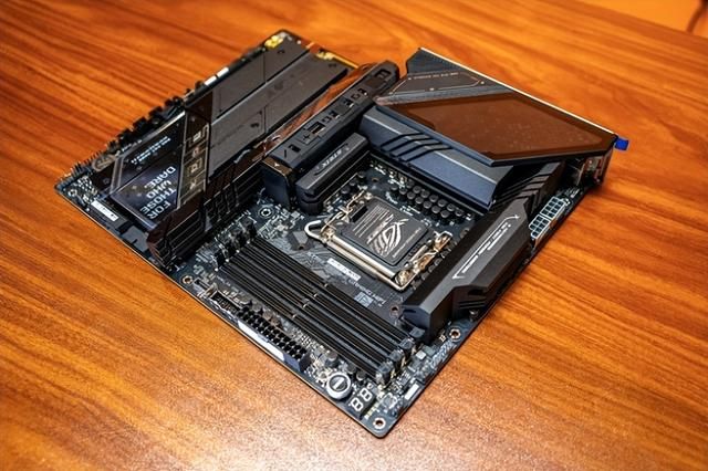 新一代酷睿的优秀伴侣：ROG STRIX Z890-E首发评测