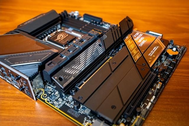 新一代酷睿的优秀伴侣：ROG STRIX Z890-E首发评测