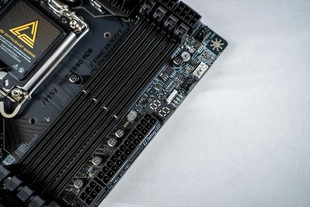 旗舰主板如何塑造次世代体验:MEG Z890 ACE战神评测