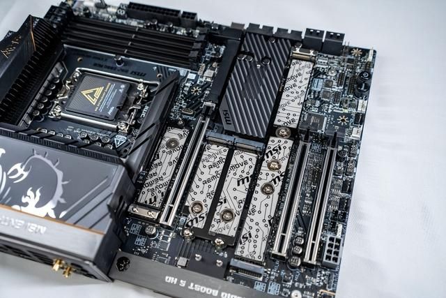 旗舰主板如何塑造次世代体验:MEG Z890 ACE战神评测