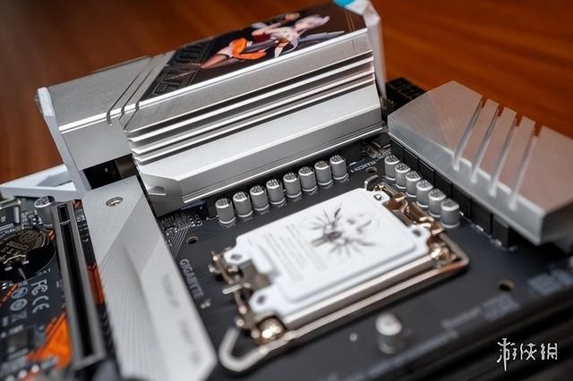 海景房小钢炮之友！技嘉B760M新雕妹2.0主板评测