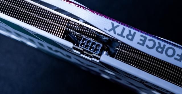 涂鸦之下藏猛兽!索泰 RTX 5060 Ti XGAMING OC 评测