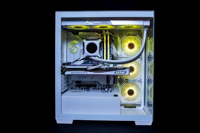 涂鸦之下藏猛兽!索泰 RTX 5060 Ti XGAMING OC 评测