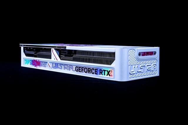 涂鸦艺术与甜品碰撞:iGame RTX 5060 Ti Ultra 评测