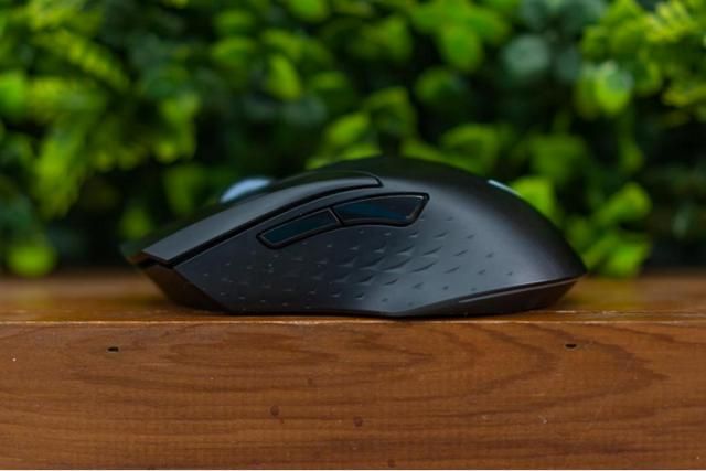 经典复刻，160H无线续航！中手型游戏鼠标雷柏V20W评测