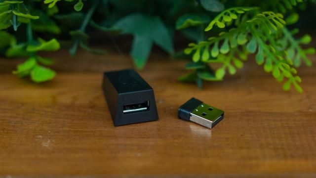 经典复刻，160H无线续航！中手型游戏鼠标雷柏V20W评测