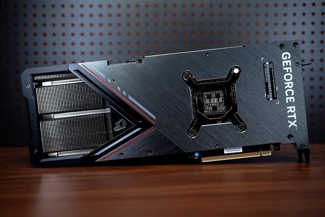 顶级答卷:iGame RTX 4070 SUPER Vulcan OC显卡评测