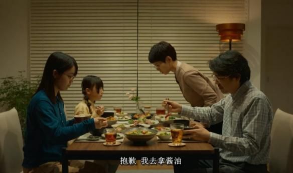 风俗店头牌小姐的退役日常,被网飞拍出来了