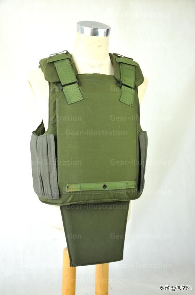 《生化危机3》里，卡洛斯身上这件背心到底是个啥？