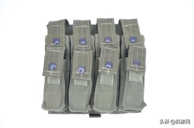 《生化危机3》里，卡洛斯身上这件背心到底是个啥？