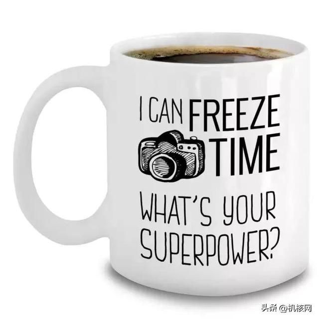 做玩具的人丨对话软体动物与52TOYS