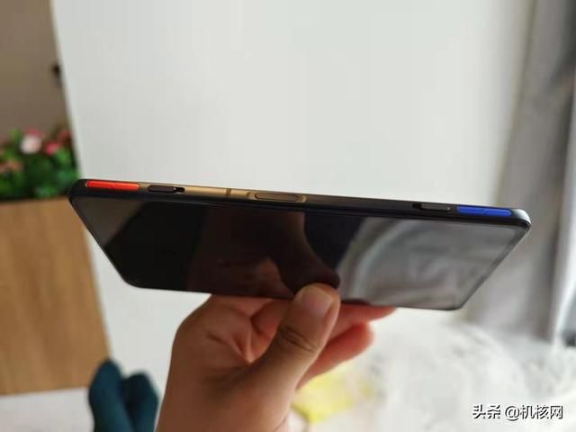 小升级大联名,黑鲨4S 高达SEED联名款开箱及体验分享