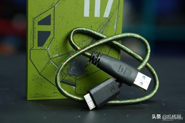 希捷 X《光环：无限》联名外置硬盘开箱