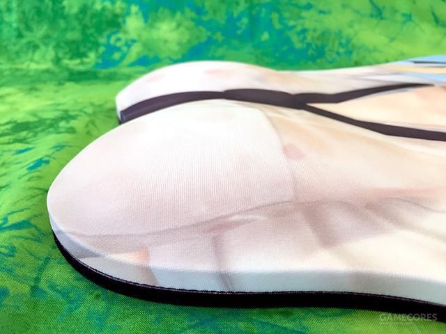 来一个胸部等身大的鼠标垫吧