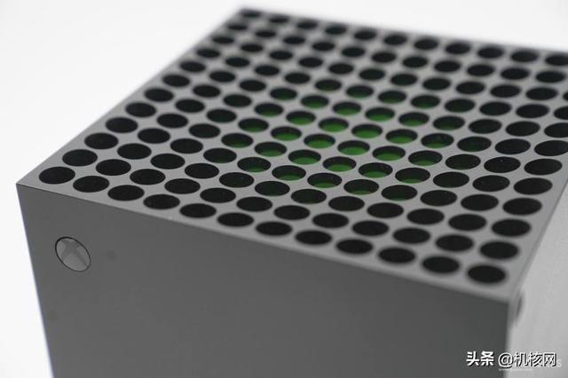 极简设计下的澎湃性能，Xbox Series X 初上手体验