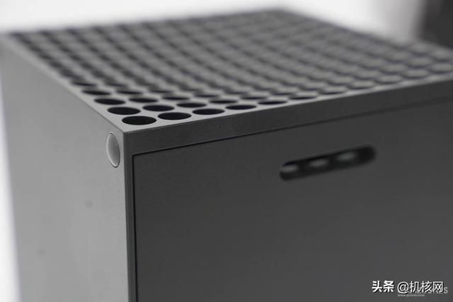 极简设计下的澎湃性能，Xbox Series X 初上手体验