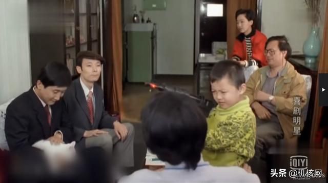 比星爷《喜剧之王》早了八年的，是这部京味儿的《喜剧明星》