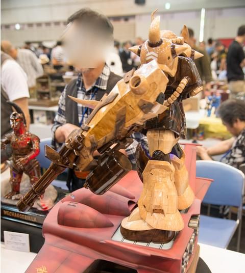 用木材制作的钢普拉模型的可真厉害！