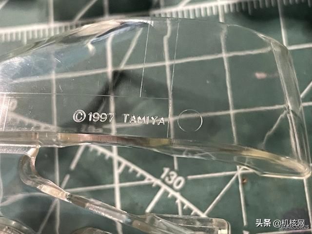 田宫静态四驱车模型“跳跃者号”拼装展示